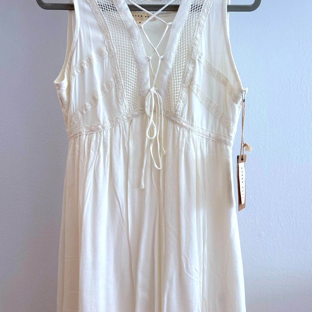 Blush Noir-Medium, Ivory Sleeveless Dress